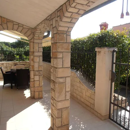 Сasa de vacaciones Ines 1 By Interhome Pula