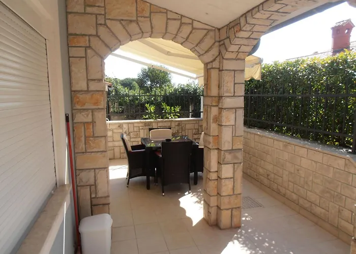 Сasa de vacaciones Ines 1 By Interhome Pula