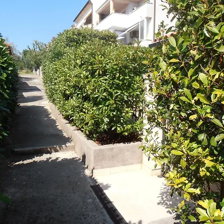 Ines 1 By Interhome Semesterbostad *