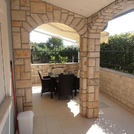 Semesterbostad Ines 1 By Interhome Pula