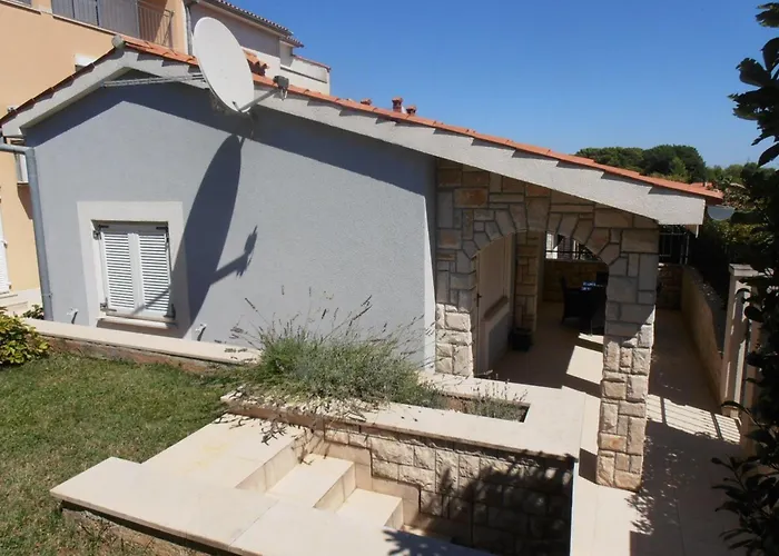 Semesterbostad Ines 1 By Interhome Pula