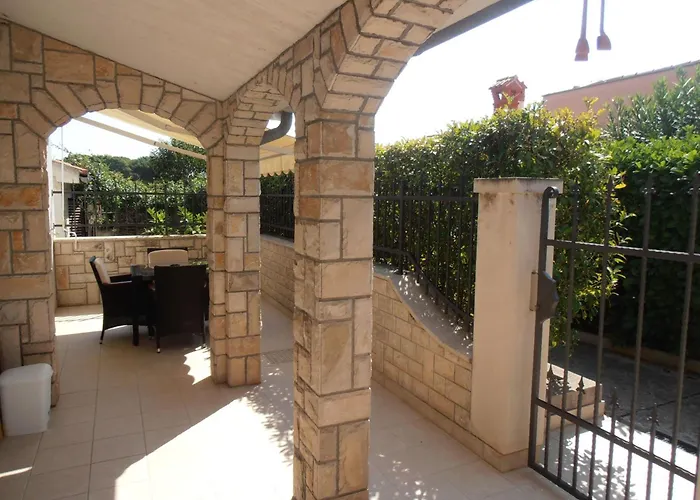 Semesterbostad Ines 1 By Interhome Pula